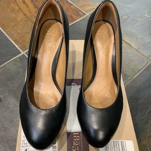 COPY - Clarks Brier Black size 8W